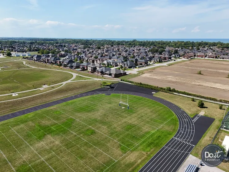 Anne Catholic High School Sportplatz (3)