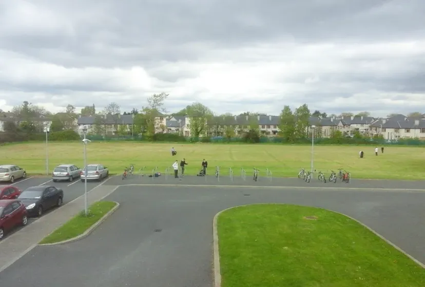 Ballinteer Community School Parkplatz