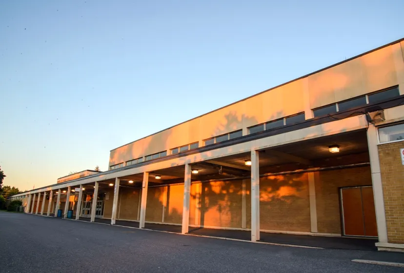 Bell High School Schulgebaeude