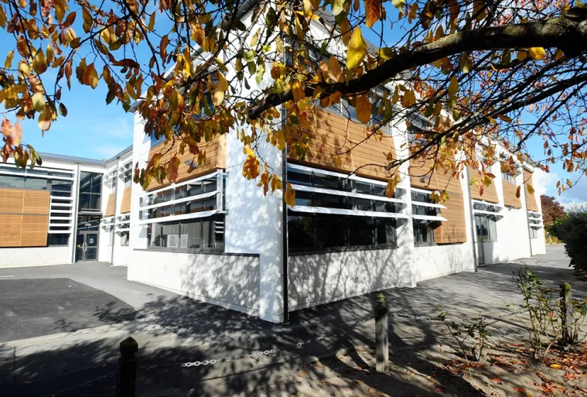 Burnside HS Gebaeude 2