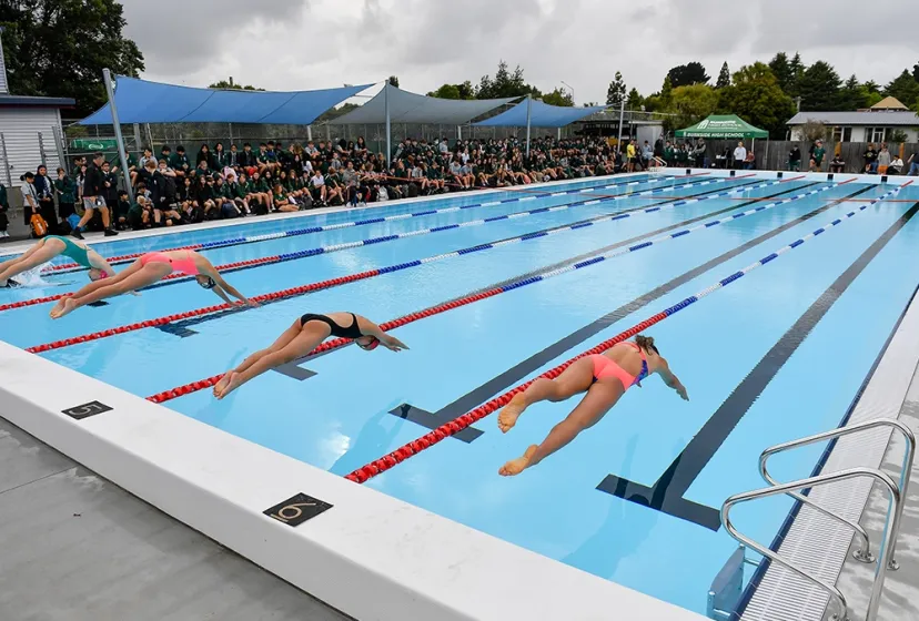 Burnside HS Schwimmen