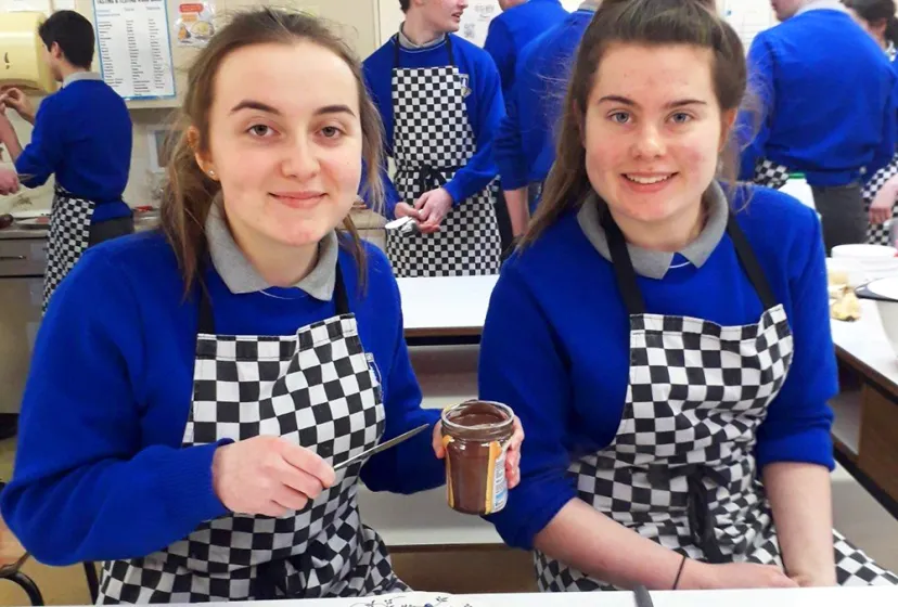 Castleisland Community College Schuelerinnen
