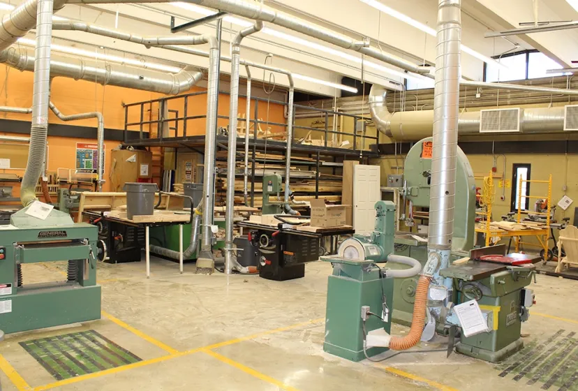 Centennial Collegiate Vocational Institute Werkstatt 5