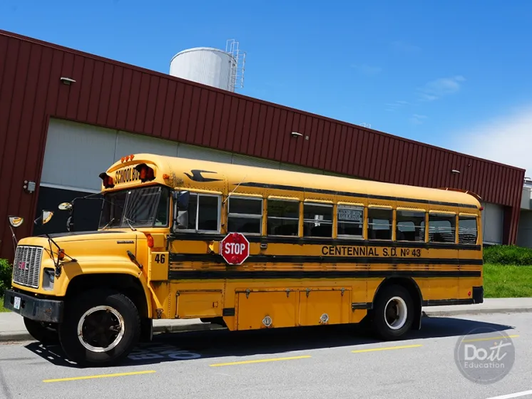 Centennial Secondary Schulbus v2