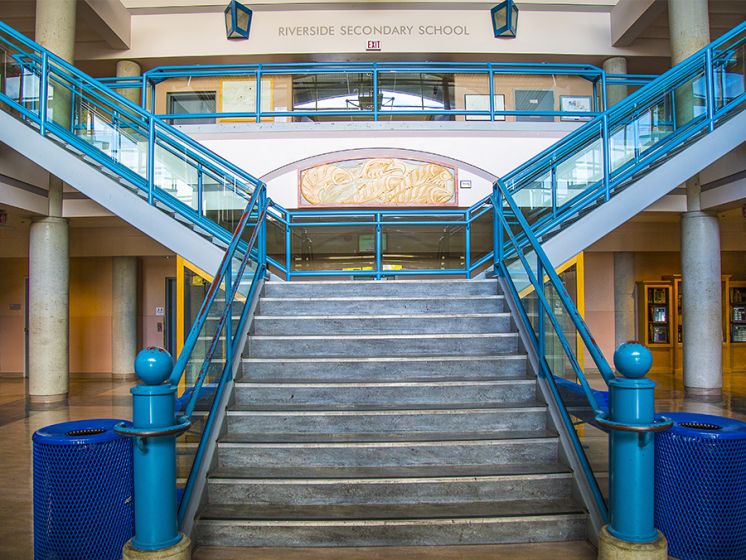 Ecole Riverside Secondary School 6