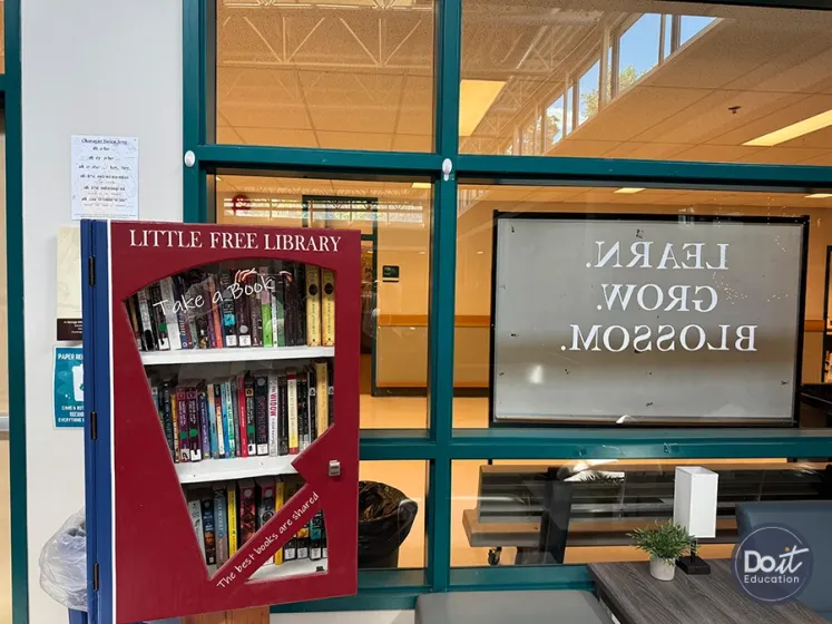 George Eliott Bibliothek