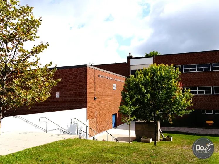Guelph Collegiate Vocational Institute (GCVI) Gebäude Außenbereich (2)