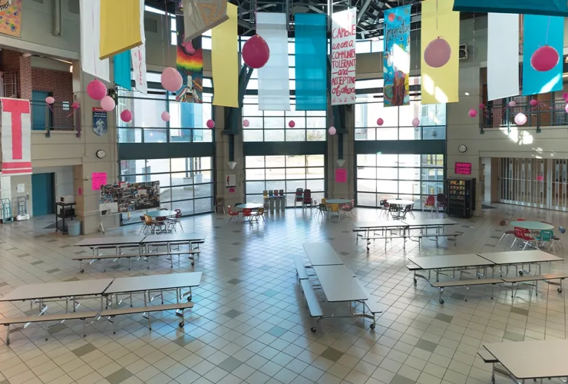 H.J. Cambie Secondary School Aula 2