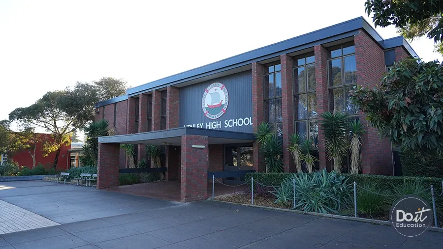 Henley High School 03