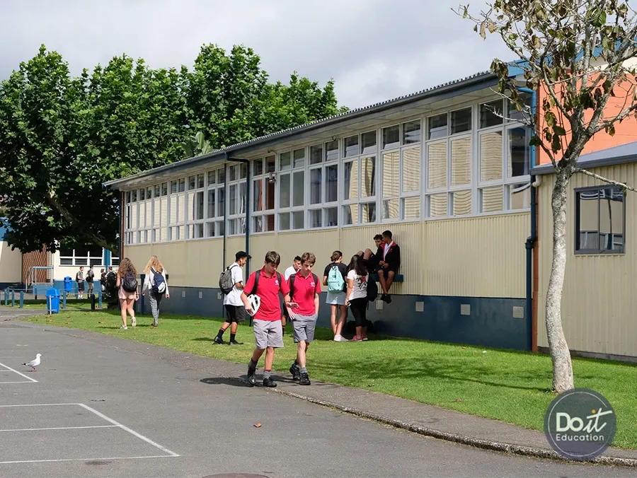 Te Kamo High School