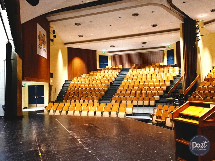 Montcalm Secondary School Bühne