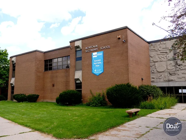 Montcalm Secondary School Gebäude (2)
