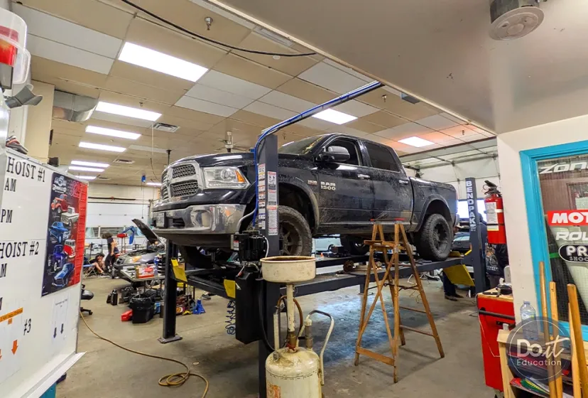 Mount Boucherie HS Autowerkstatt