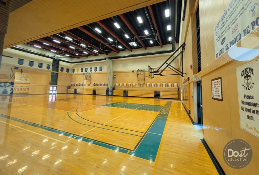 Okanagan Mission HS Sporthalle