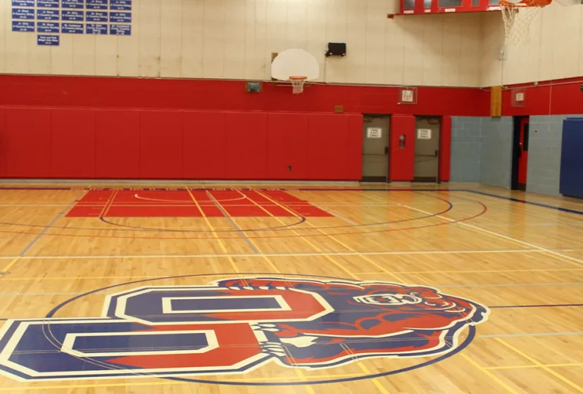 Orangeville District SS Sporthalle