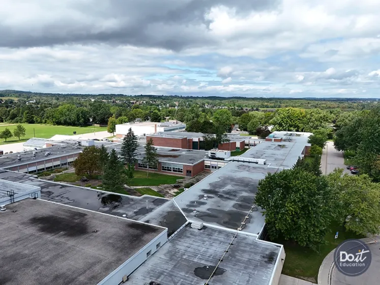 Orangeville District Secondary Gebäude (1)