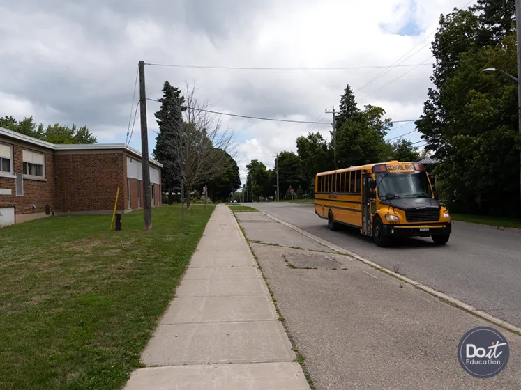Orangeville District Secondary Schulbus