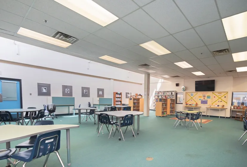 R.C. Palmer Secondary School Bibliothek 2