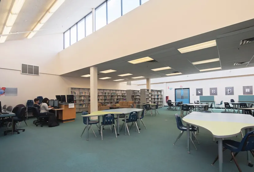 R.C. Palmer Secondary School Bibliothek