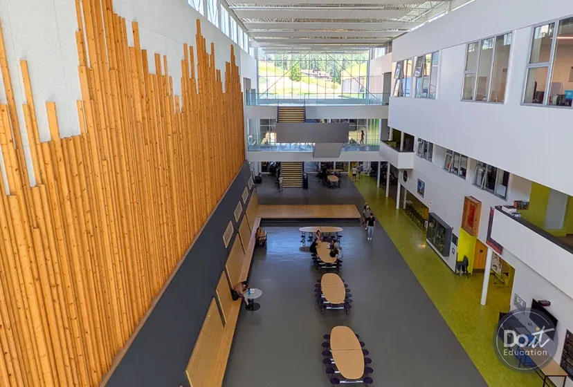 Royal Bay HS Aula 2