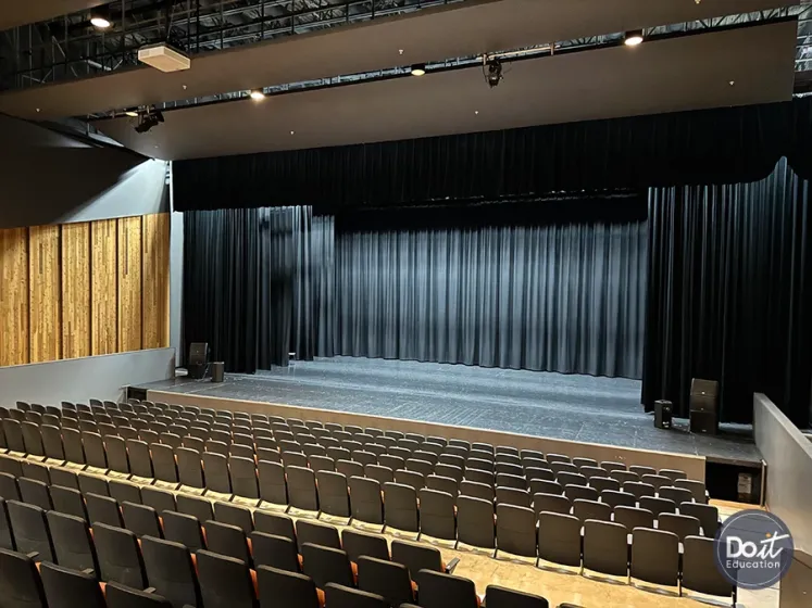 Royal Bay Theater (2)