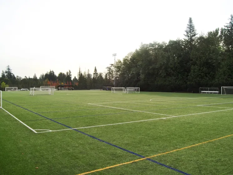 Semiahmoo Secondary School Sportplatz