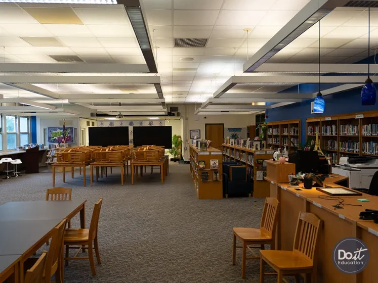 Shore Regional High School Bibliothek  (1)
