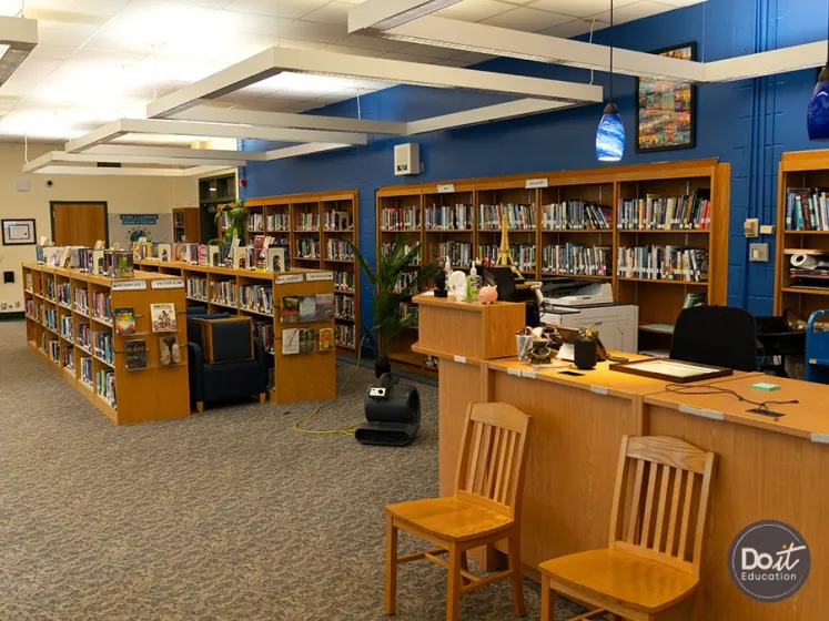 Shore Regional High School Bibliothek  (2)