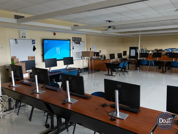 Shore Regional High School Computerraum 2
