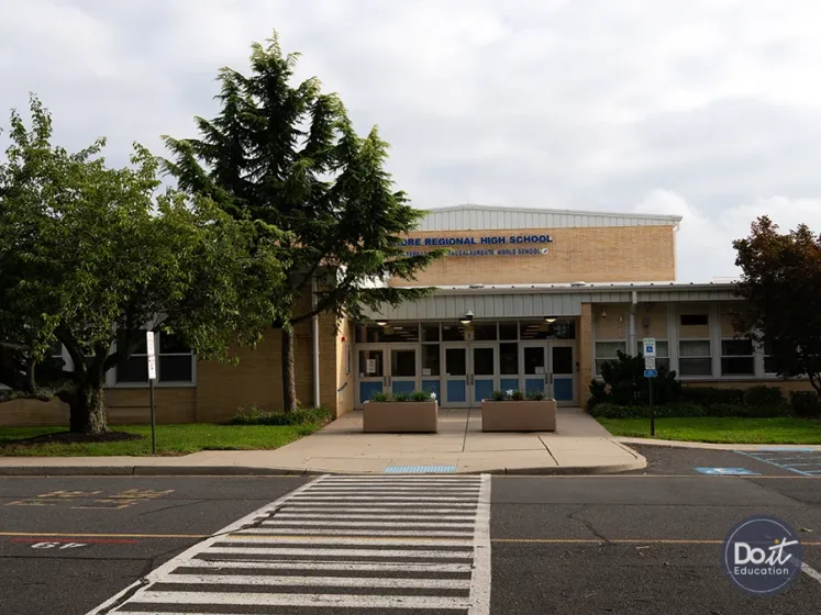 Shore Regional High School Eingang