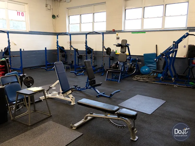 Shore Regional High School Fitnessraum (1)