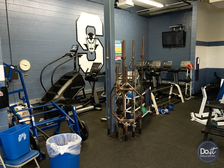 Shore Regional High School Fitnessraum (2)