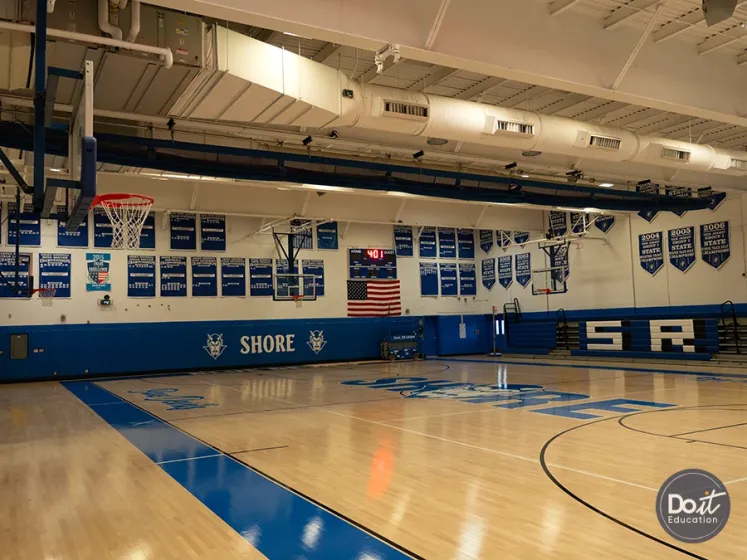 Shore Regional High School Sporthalle (1)