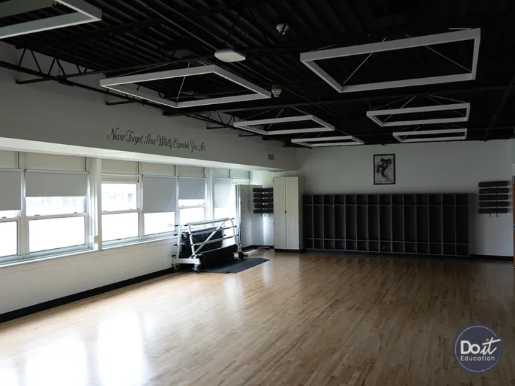 Shore Regional High School Tanzraum (1)