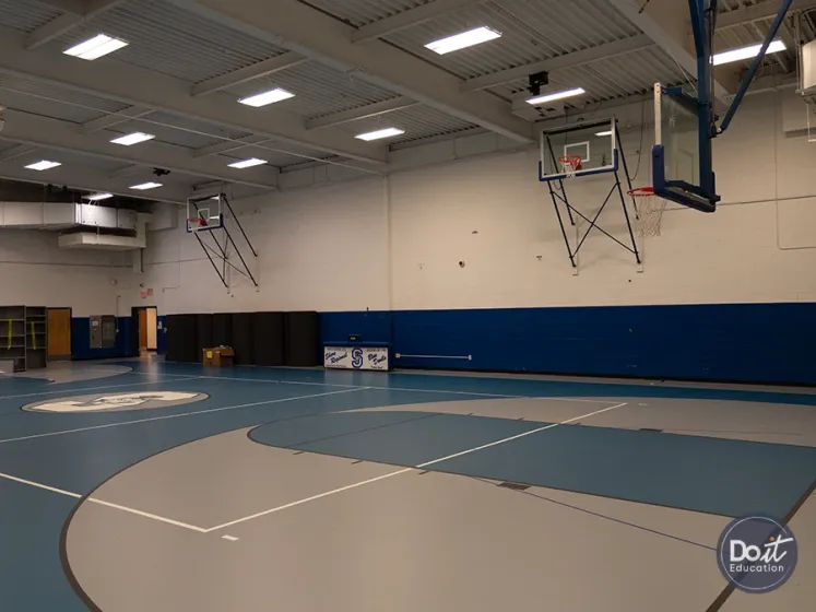 Shore Regional High School Turnhalle (1)