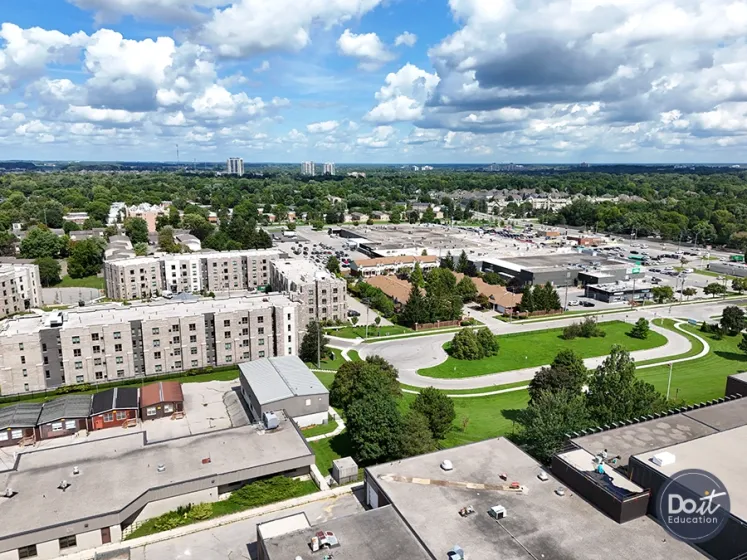 Sir Frederick Banting Secondary School Gebäude