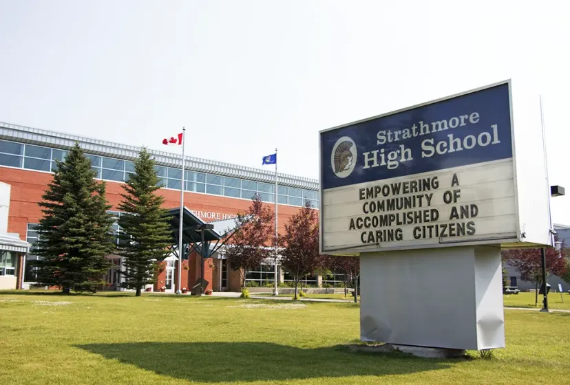 Strathmore High School Titelbild