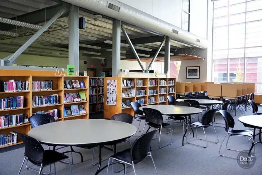 Sutherland Secondary North Vancouver Kanada 12