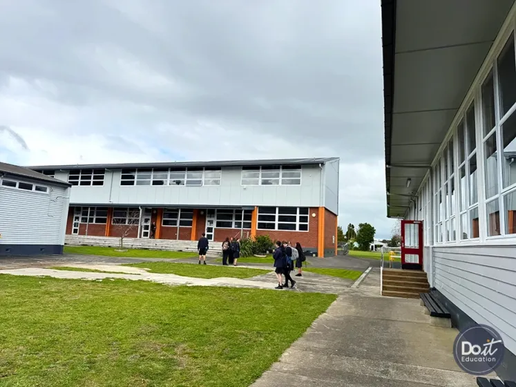 Thames High School 09