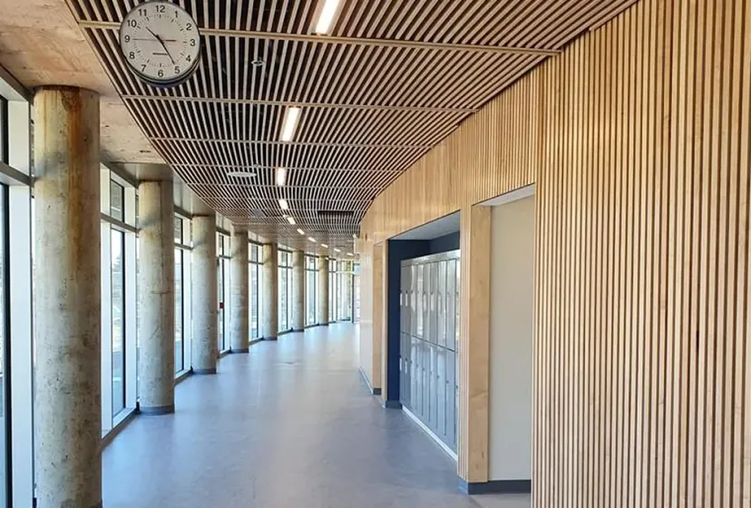 Ucluelet Secondary School Flur