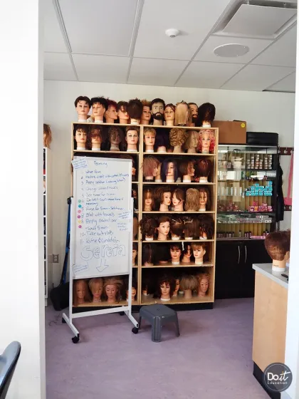 Victoria High Friseurstudio (2)