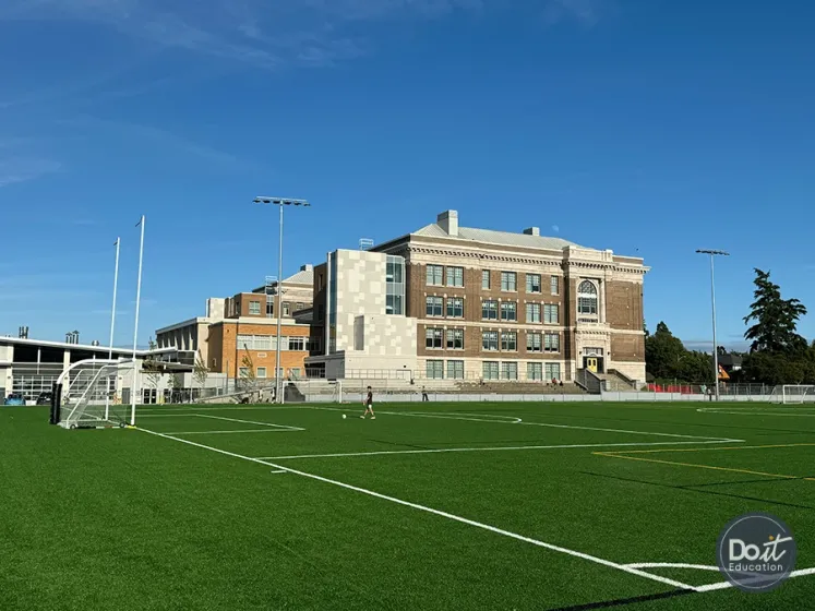 Victoria High School 02