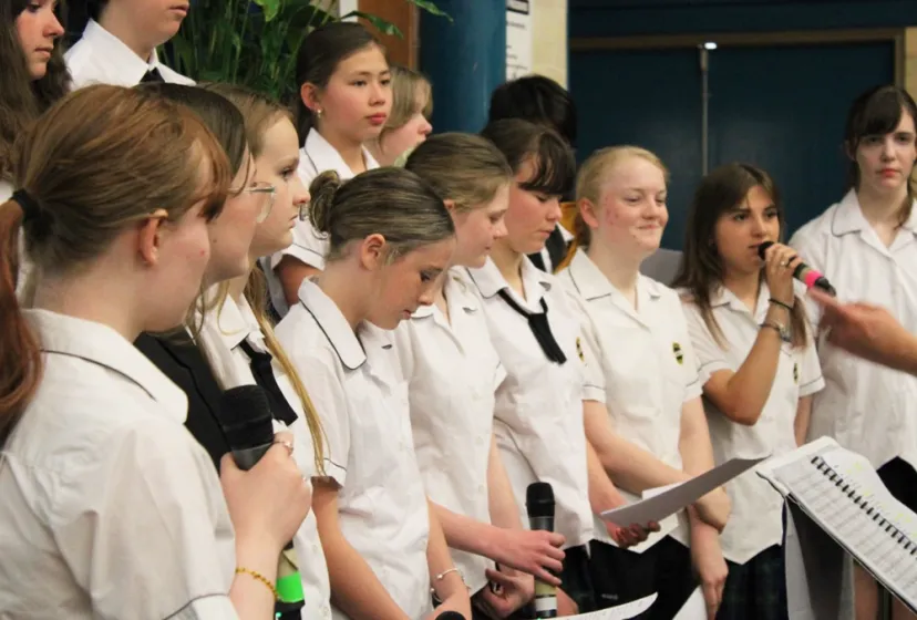 Warners Bay HS Auffuehrung