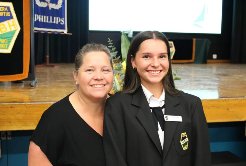 Warners Bay HS Schuelerin