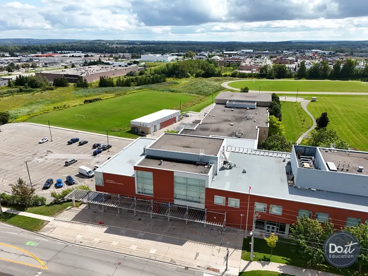 Westside Secondary (Orangeville) Gebäude (2)