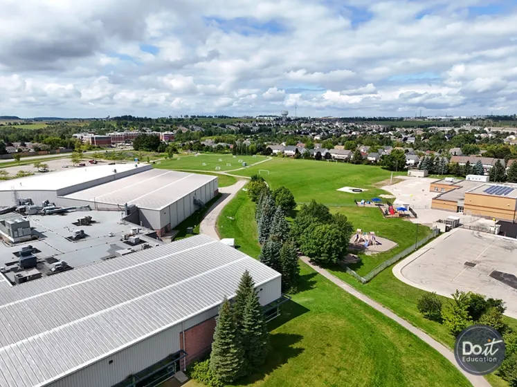 Westside Secondary (Orangeville) Gebäude (3)