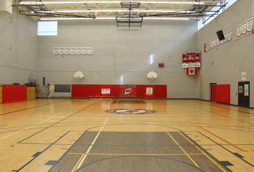 Westside Secondary School Sporthalle